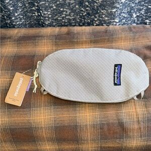 Patagonia Black Hole Cube Small (branded on back)